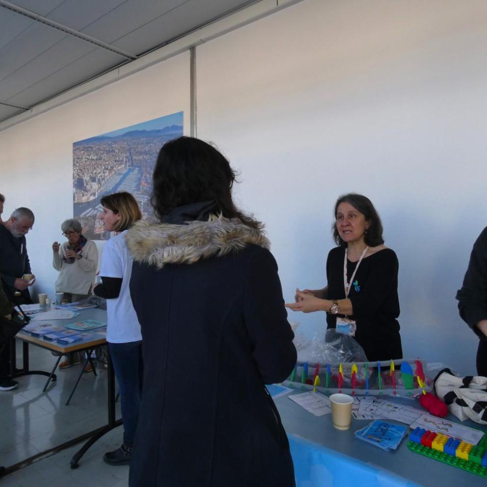 stand-rechercherThon-V.Delague